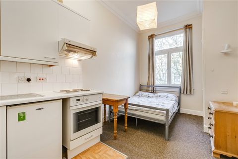 Trebovir Road, Earls Court SW5, Studio to rent