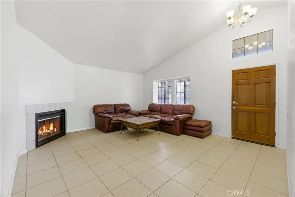 5952 Maybelle St, Riverside, CA 92504 photo 4