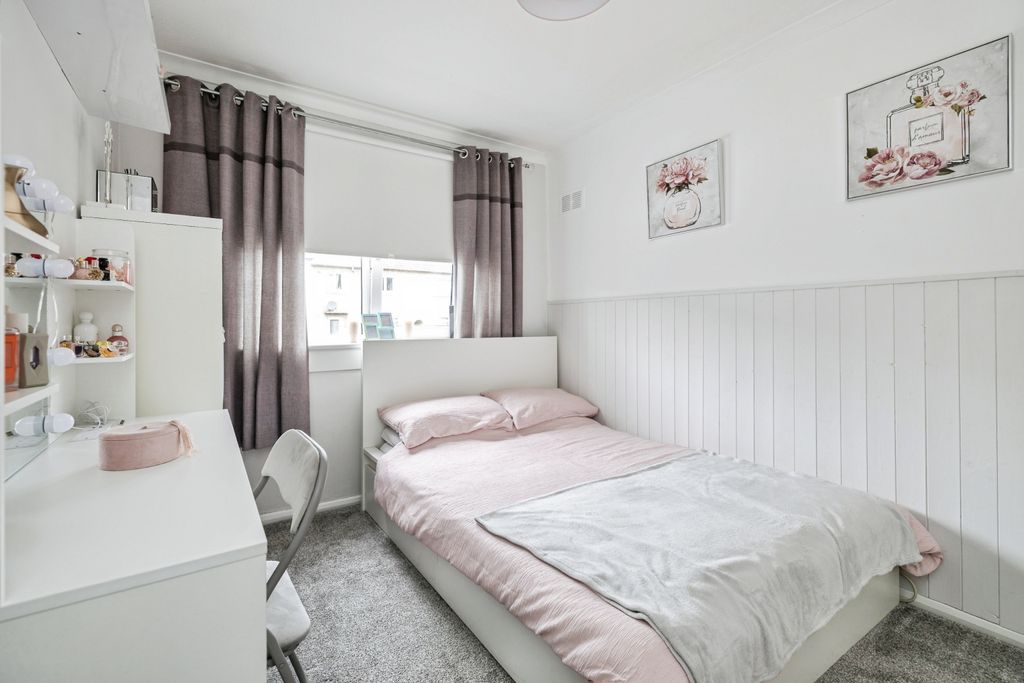 Additional image 10 of 3 bed flat for saleEaster Drylaw Drive, Edinburgh EH4