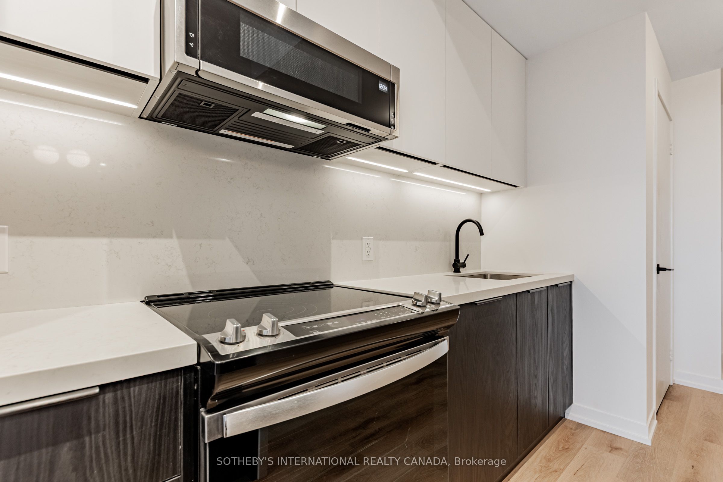 Additional image 4 of 505-5 York Garden Way, Toronto, ON, M6A 2V1