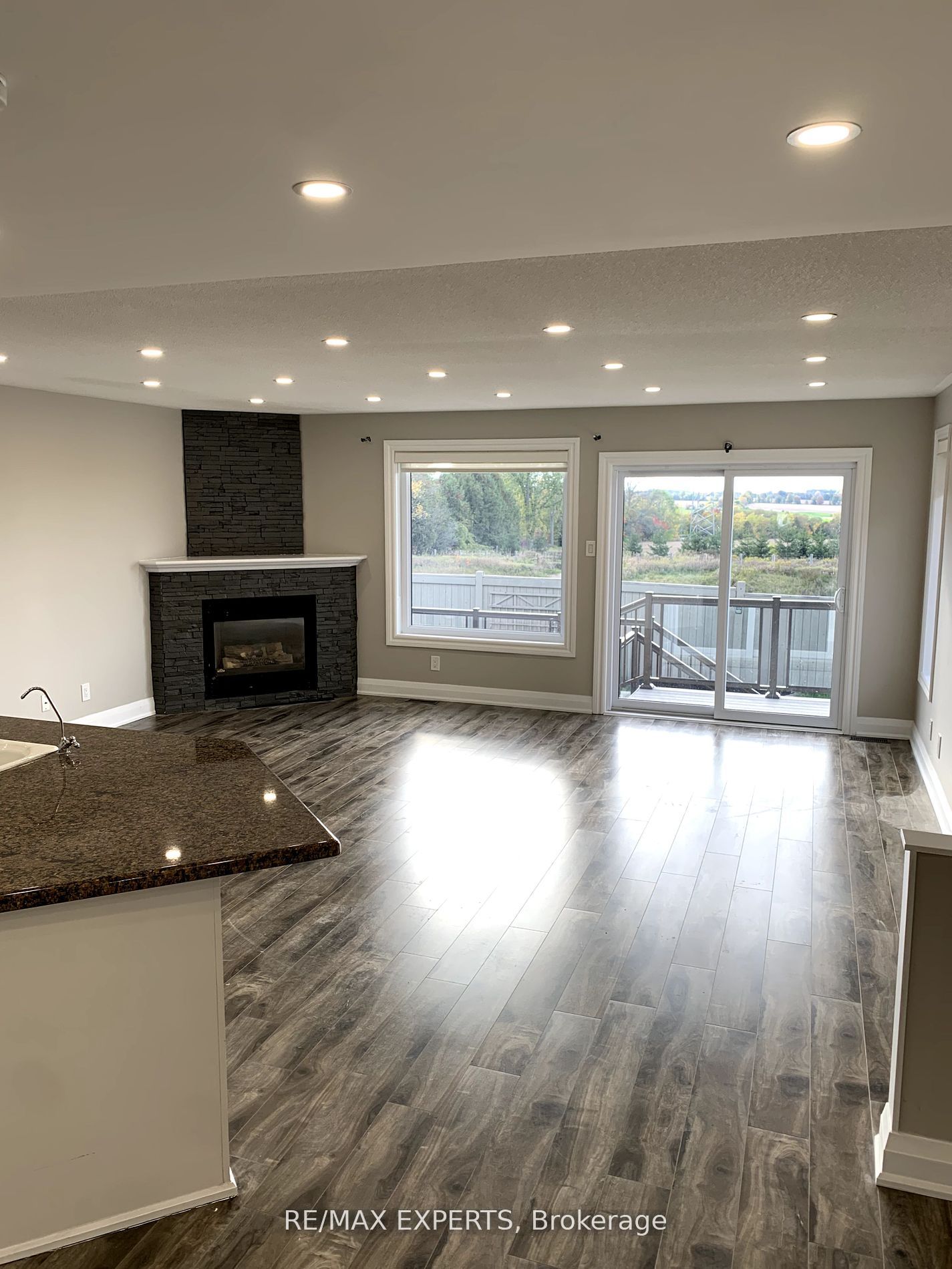 Additional image 5 of Upper-73 Logan Court, Barrie, ON, L4N 8G7
