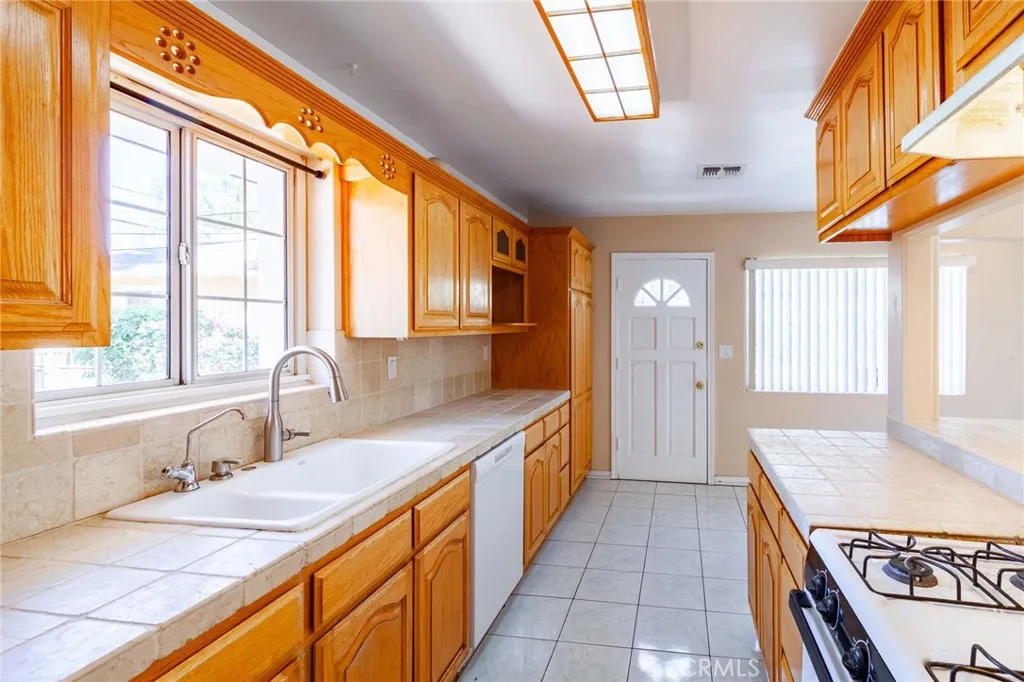 Additional image 46 of 12124 Buckeye Avenue, Sylmar, CA 91342