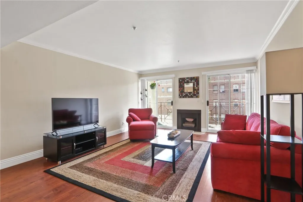 801 Pine Ave Unit #310, Long Beach, CA 90813 photo 3
