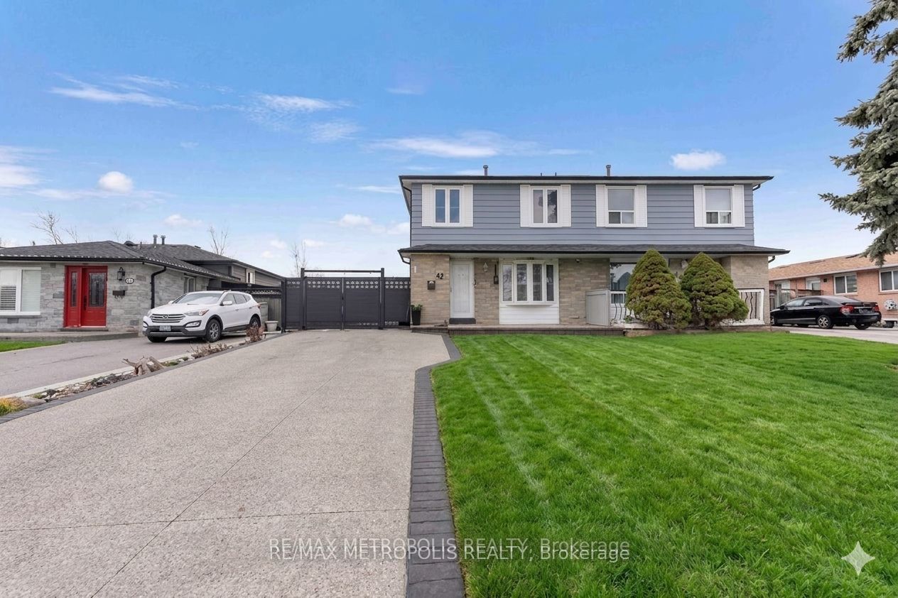 42 Gulliver Crescent, Brampton, ON, L6S 1S9