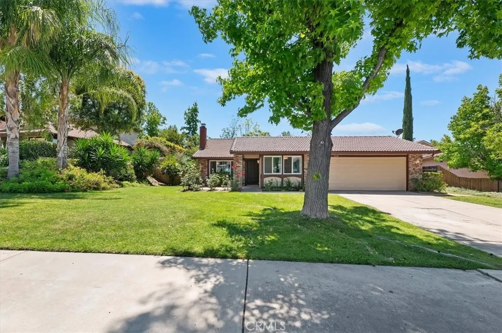 1248 Shakespeare Dr, Riverside, CA 92506 photo 3