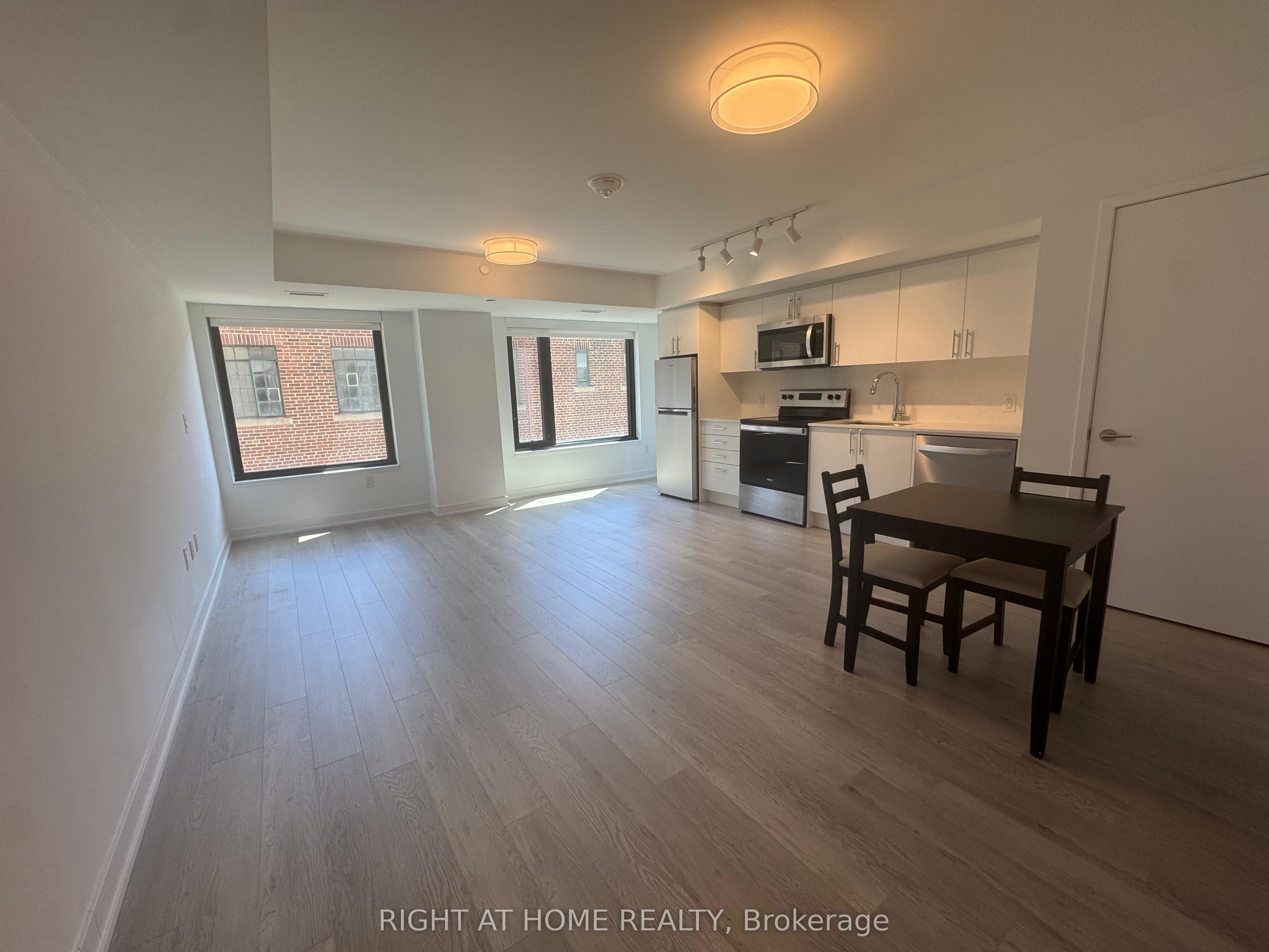 Additional image 3 of 322-3 Strathgowan Avenue, Toronto, ON, M4N 1B8