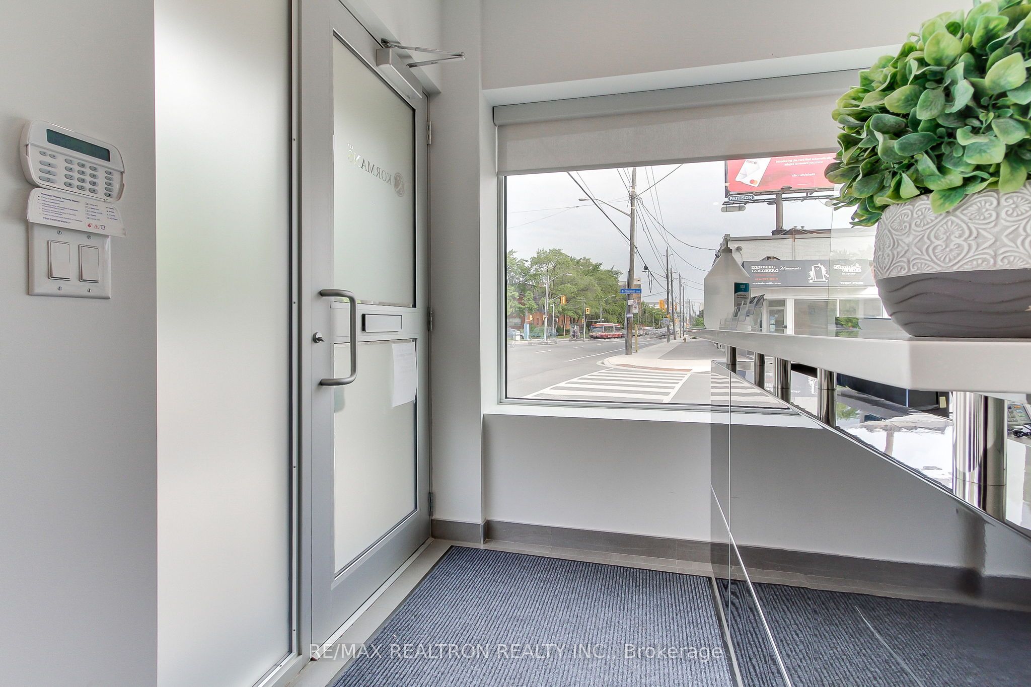 Additional image 5 of Main Floor-3173 Bathurst Street, Toronto, ON, M6A 2B1