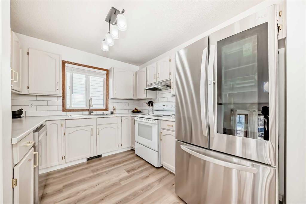 Additional image 4 of 110 Erin Meadow Close SE, Calgary, AB, T2B 3E5