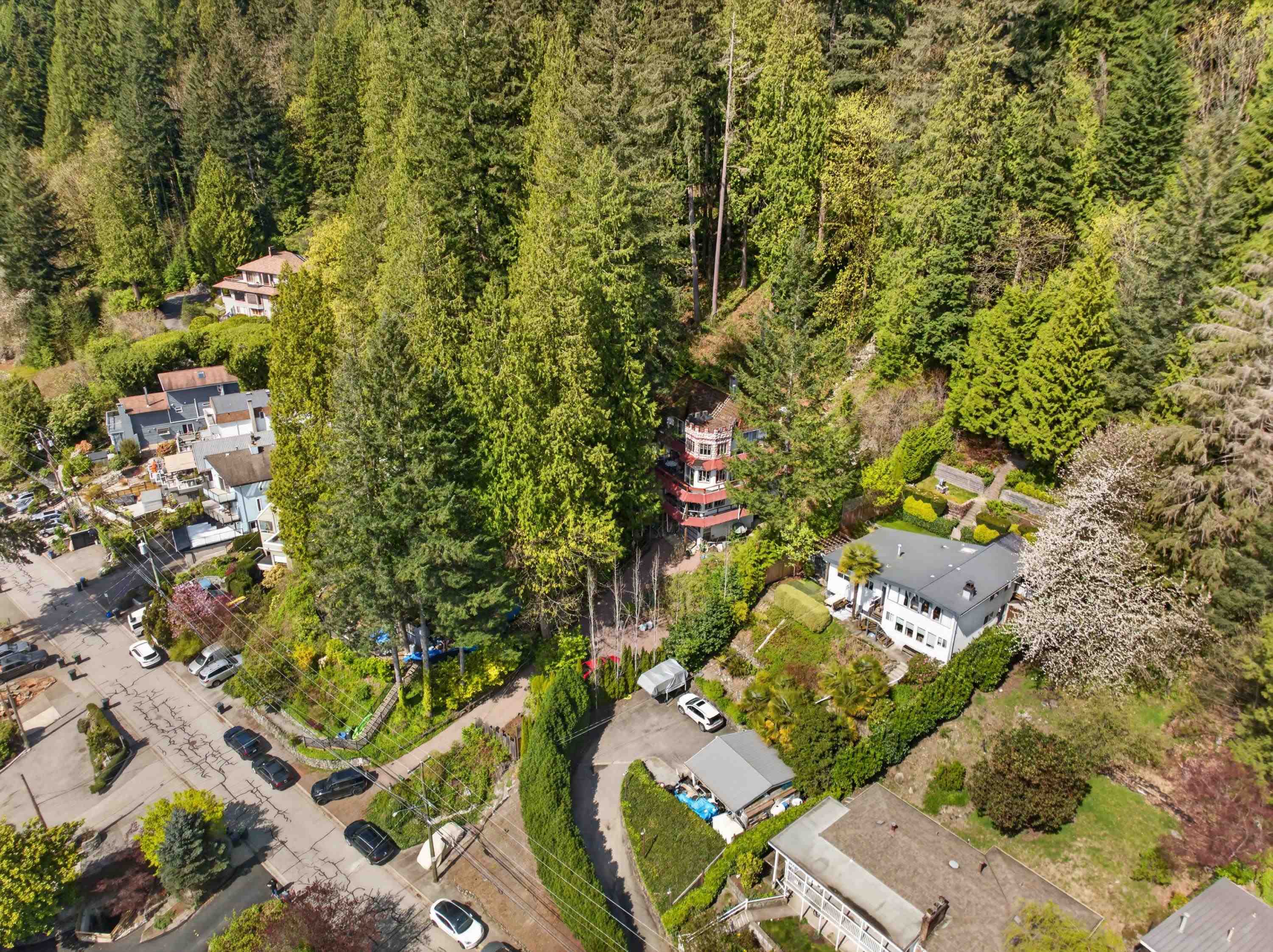 Additional image 2 of 2755 Panorama Drive, North Vancouver, BC, V7G 1V7