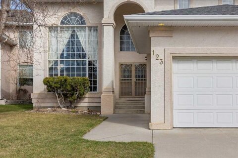 Additional image 8 of 123 Schiller Crescent NW, Calgary, AB, T3L 1W9