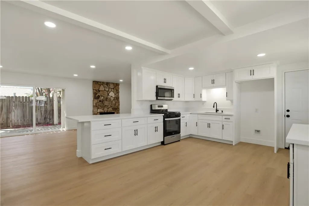 Additional image 9 of 384 W 7th St, Upland, CA 91786