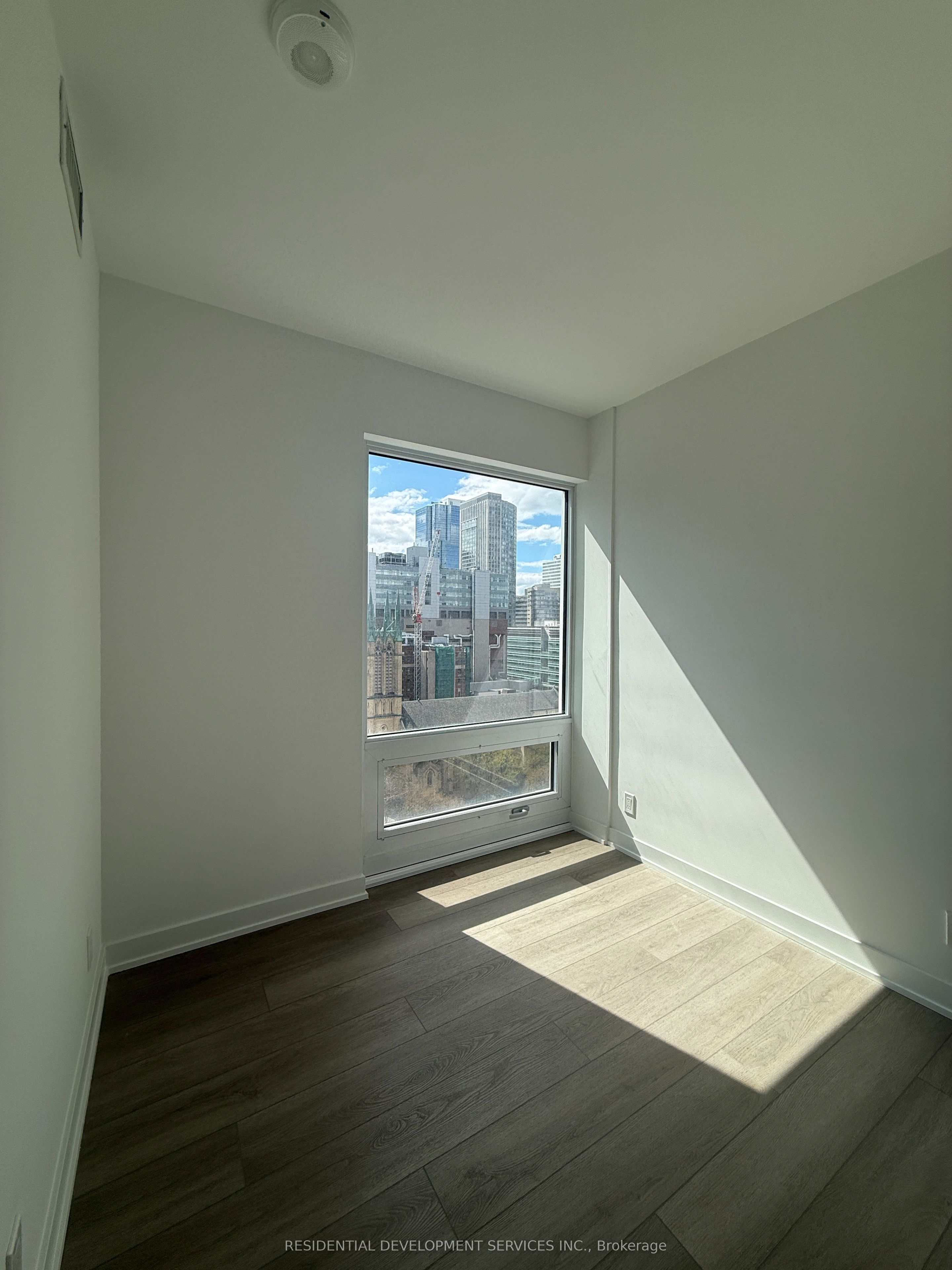Additional image 5 of 1510-88 Queen Street, Toronto, ON, M5C 0B6