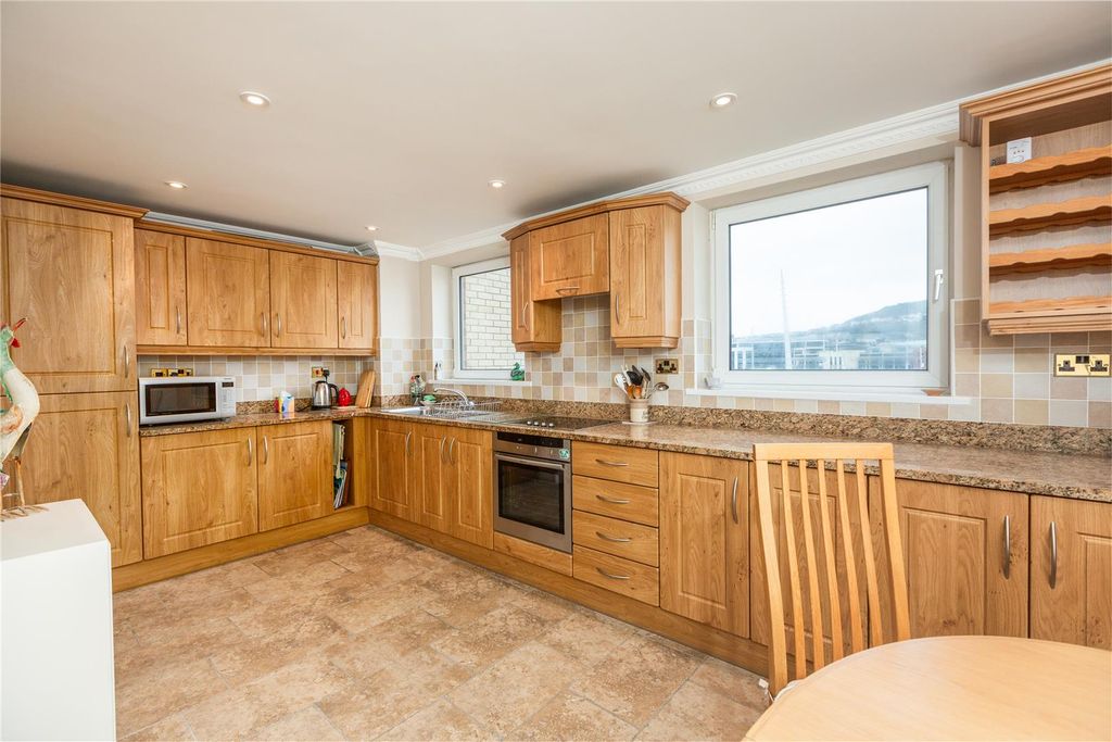Additional image 4 of 3 bed flat for salePocketts Wharf, Marina, Swansea SA1