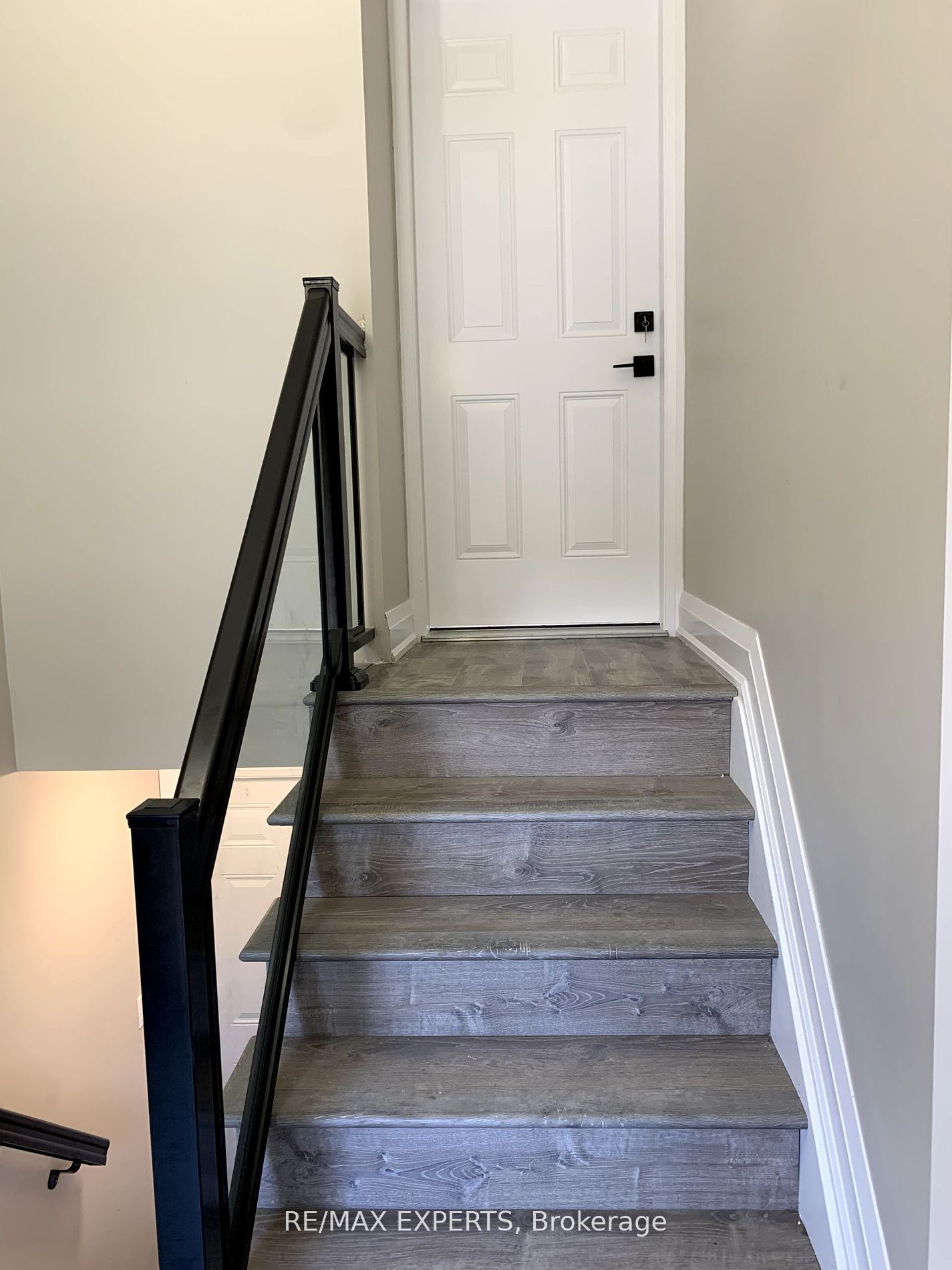 Additional image 2 of Upper-73 Logan Court, Barrie, ON, L4N 8G7