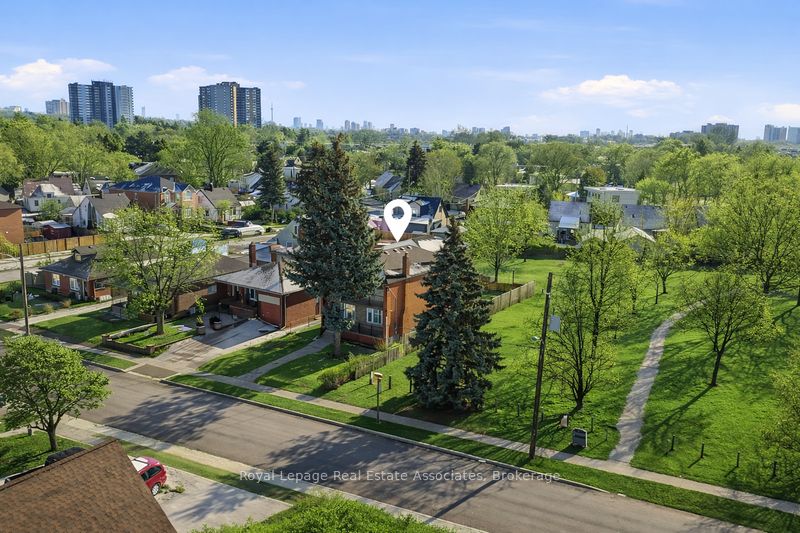 Additional image 3 of 117 Harding Avenue, Toronto, ON, M6M 3A4