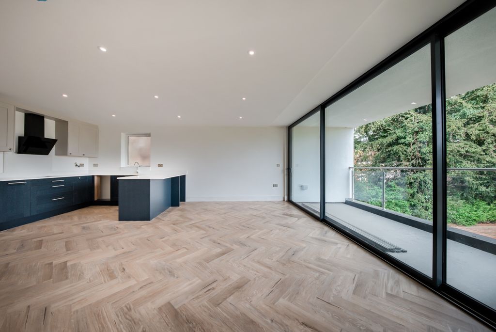 Additional image 4 of 2 bed flat for saleFlat 3, Benson Road, Stratford-Upon-Avon CV37