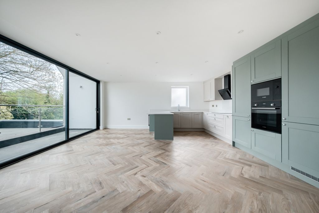 Additional image 2 of 2 bed flat for saleFlat 4, Benson Road, Stratford-Upon-Avon CV37