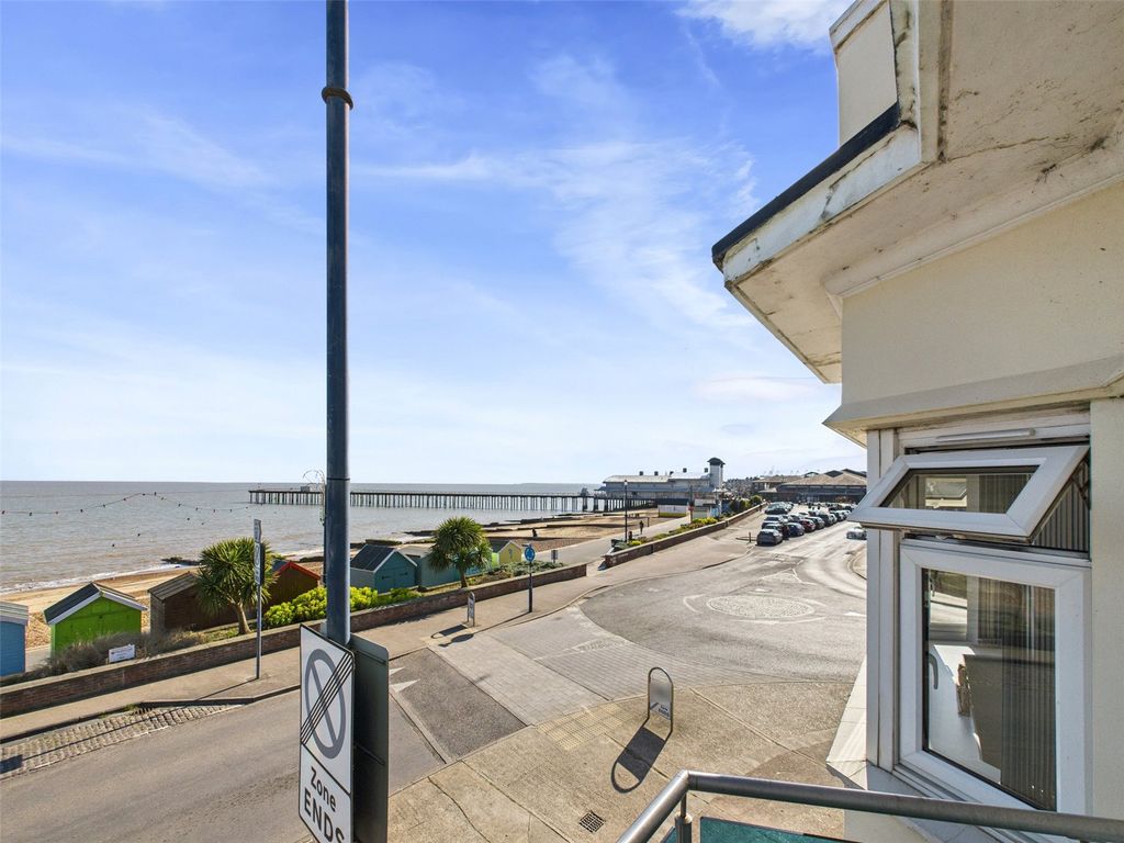 Additional image 14 of 2 bed flat for saleUndercliff Road West, Felixstowe, Suffolk IP11