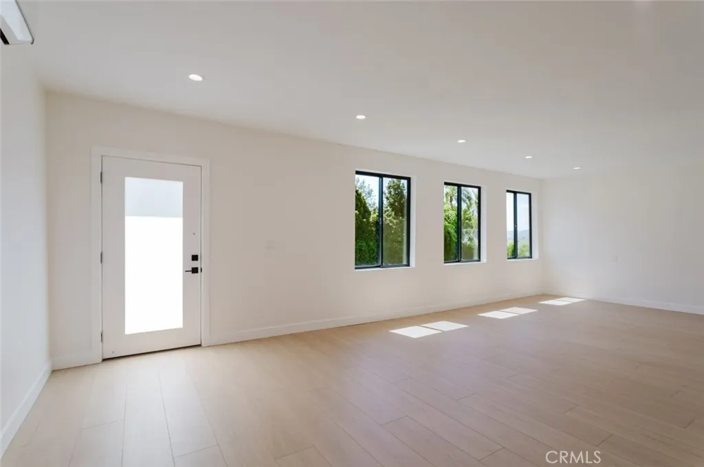 Additional image 68 of 941 Sherlock Drive, Burbank, CA 91501