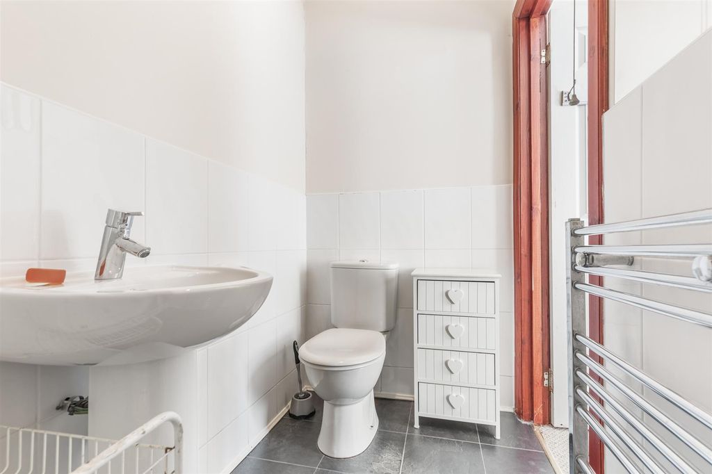 Additional image 10 of 2 bed flat for saleUnion Street, Greenock PA16