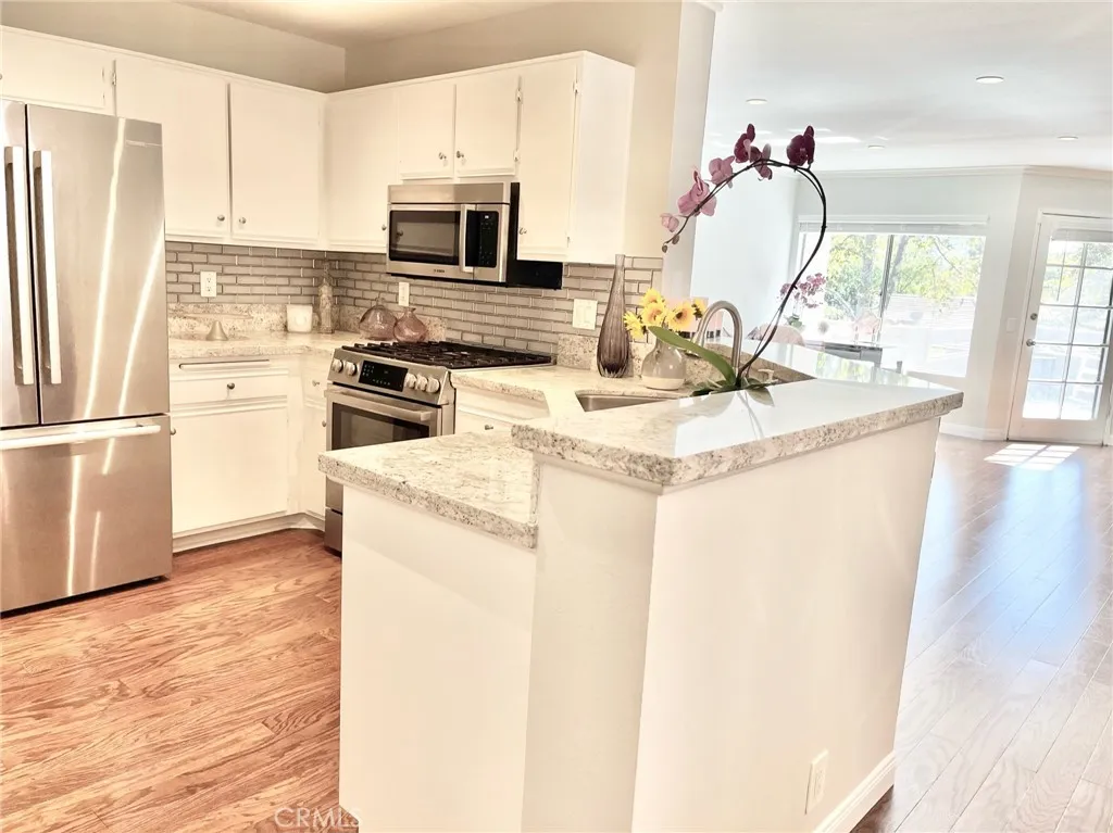 Additional image 76 of 197 Via Colinas, Thousand Oaks, CA 91362