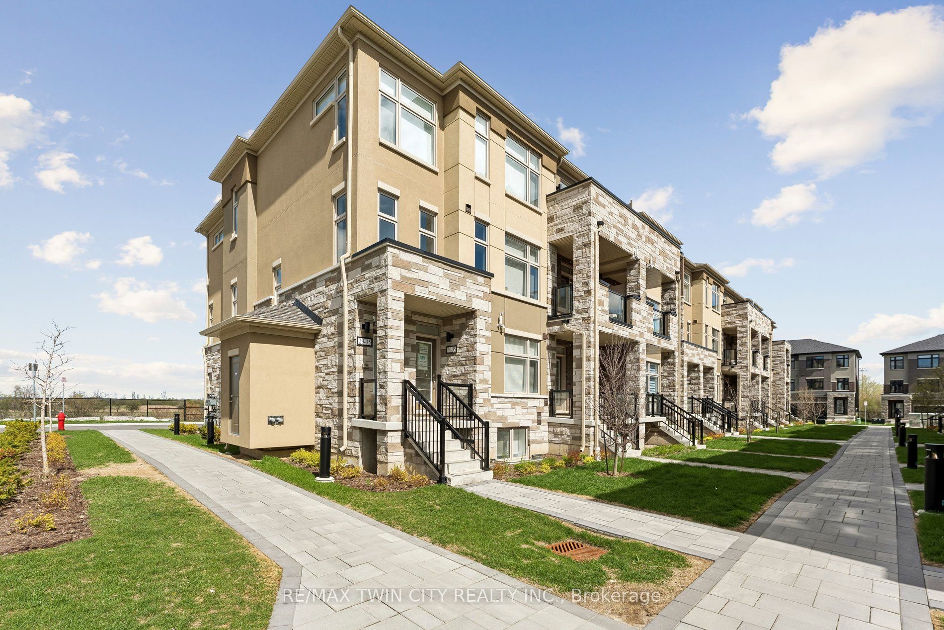28-35 Fieldridge Crescent, Brampton, ON, L6R 0A7