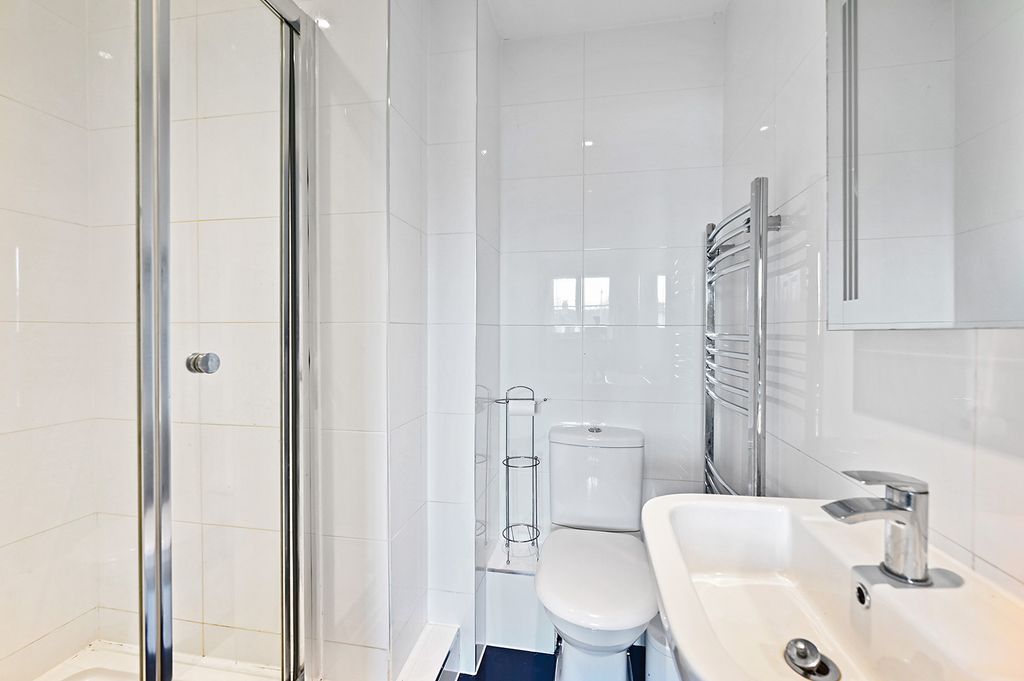 Additional image 6 of 2 bed flat for saleSomerset Road, Farnborough GU14