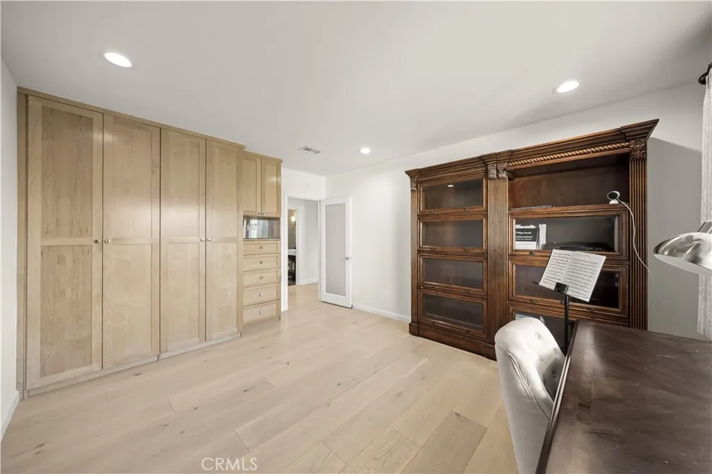 Additional image 62 of 16935 Esquira Pl, Encino, CA 91436