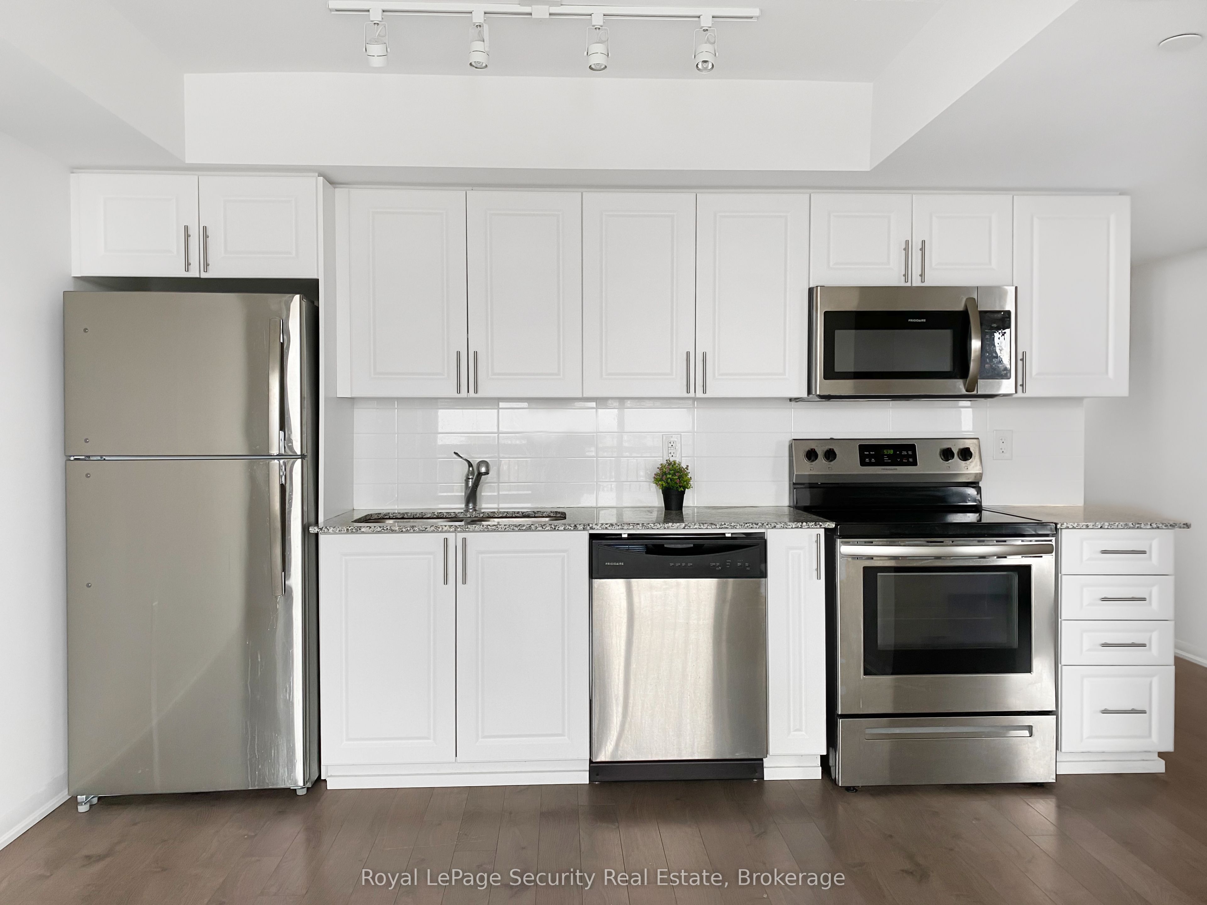 Additional image 3 of 1204-3091 Dufferin Street, Toronto, ON, M6A 0C4