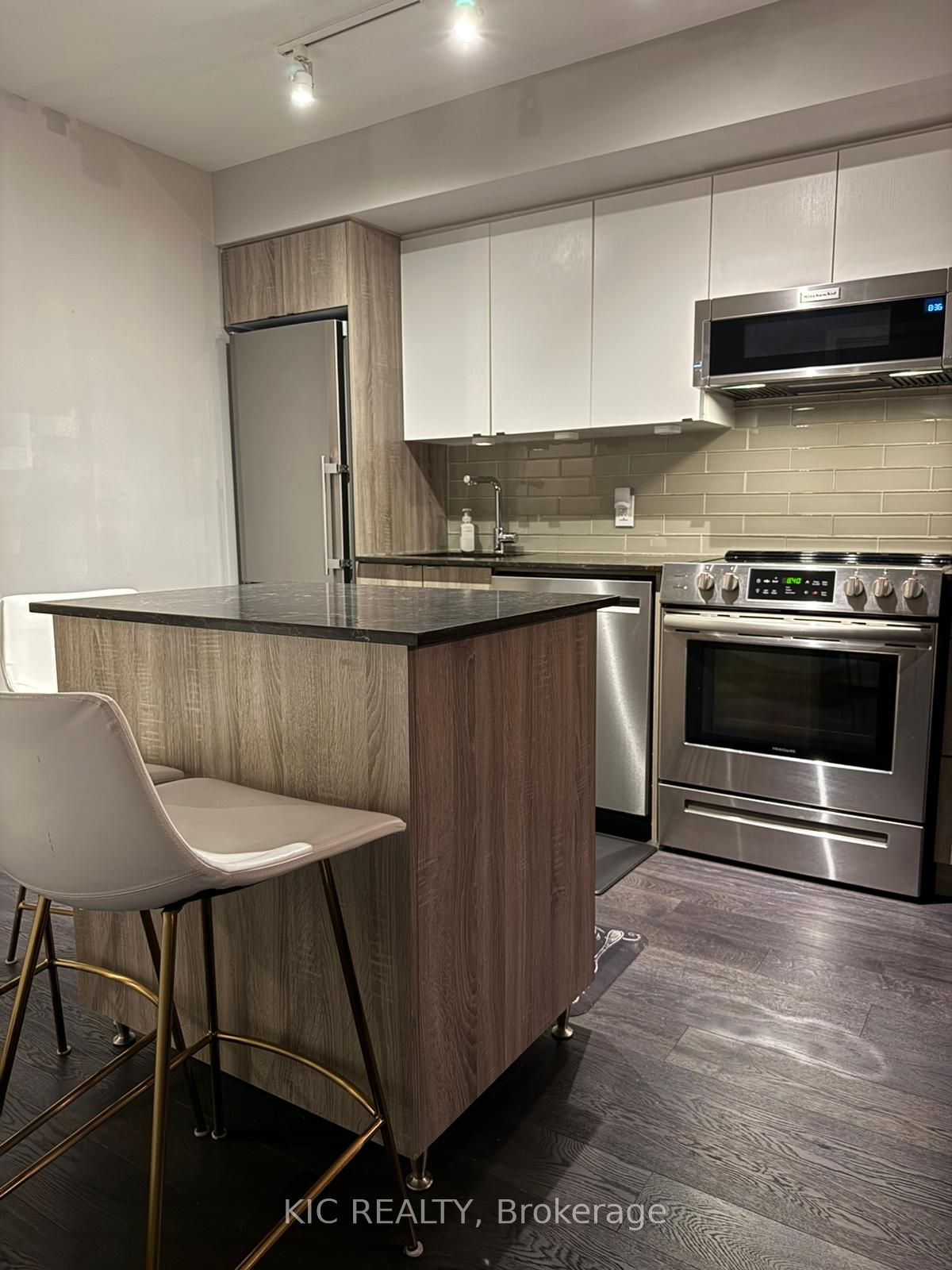 Additional image 4 of 221-1401 O'connor Drive, Toronto, ON, M4B 2V5