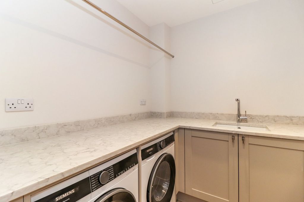 Additional image 9 of 3 bed flat for saleGregories Road, Beaconsfield HP9
