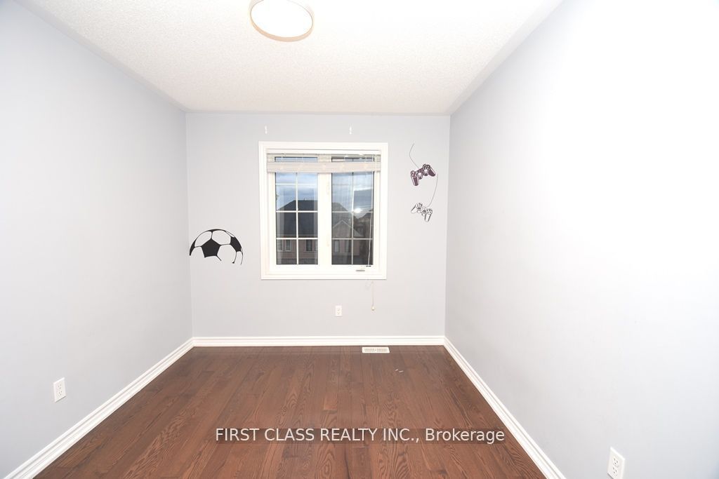 Upper-1542 Bruny Avenue, Pickering, ON, L1X 0C5 photo 3