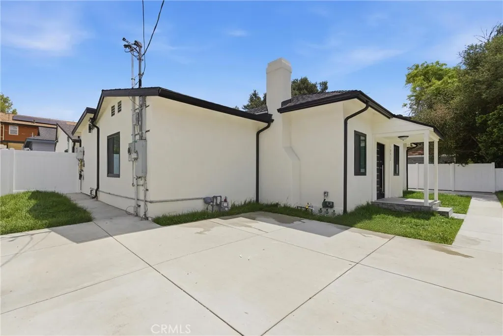 10012 Plainview Avenue, Tujunga, CA 91042 photo 3