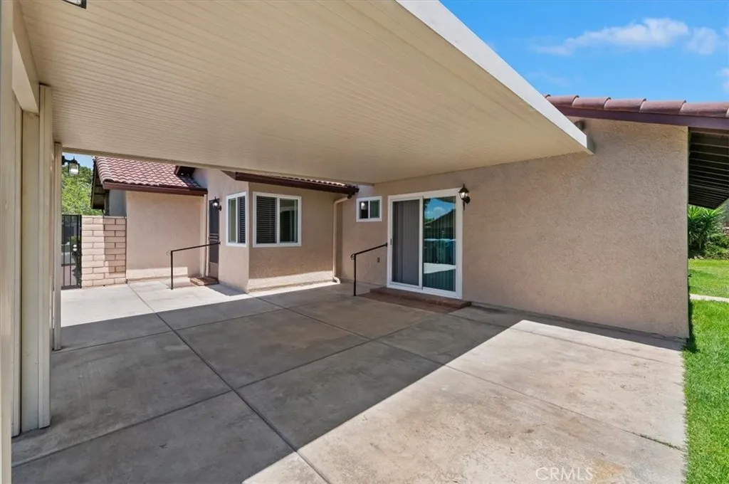 1248 Shakespeare Dr, Riverside, CA 92506
