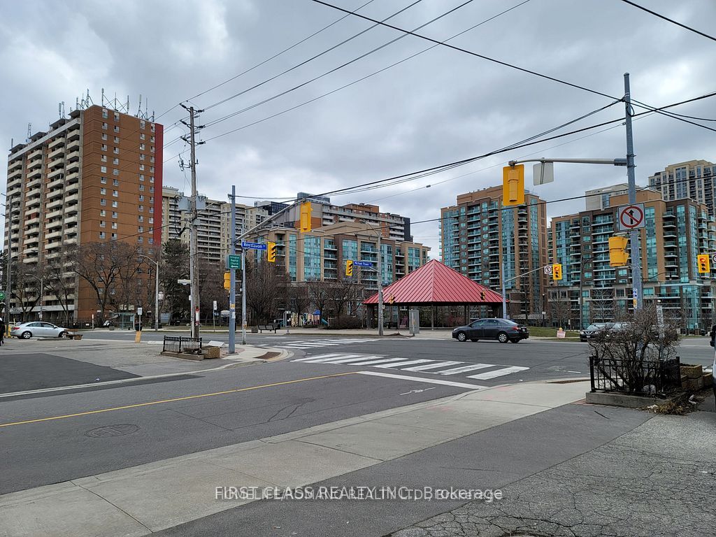 Additional image 3 of 5082 Dundas Street W, Toronto, ON, M9A 1C2
