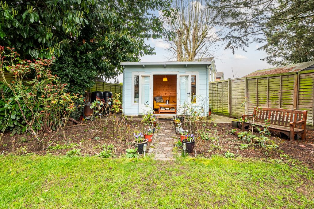 Additional image 14 of 2 bed maisonette for saleMaypole Road, Taplow, Buckinghamshire SL6