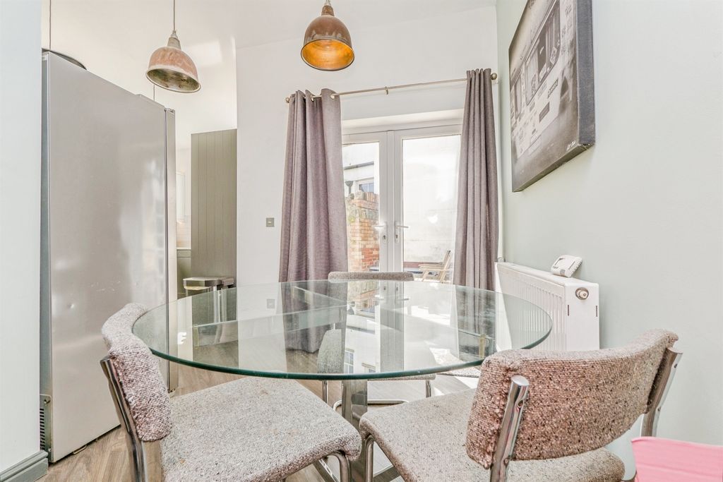 Additional image 9 of 2 bed flat for saleClaude Road, Roath, Cardiff CF24
