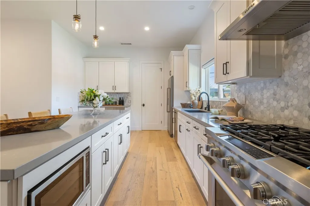 Additional image 39 of 333 Mesa Drive, Costa Mesa, CA 92627