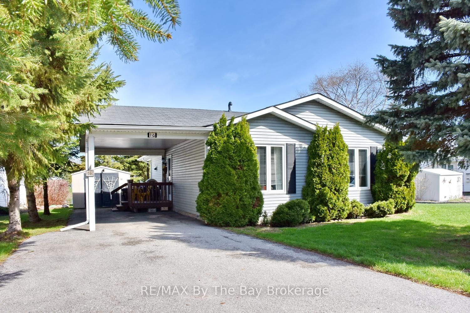 16 Indiana Avenue, Wasaga Beach, ON, L9Z 3A8