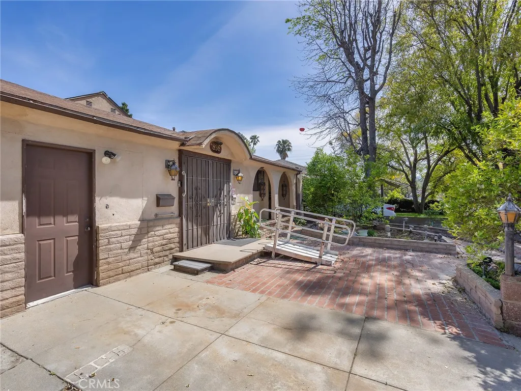 Additional image 93 of 836 N Parish Place, Burbank, CA 91506