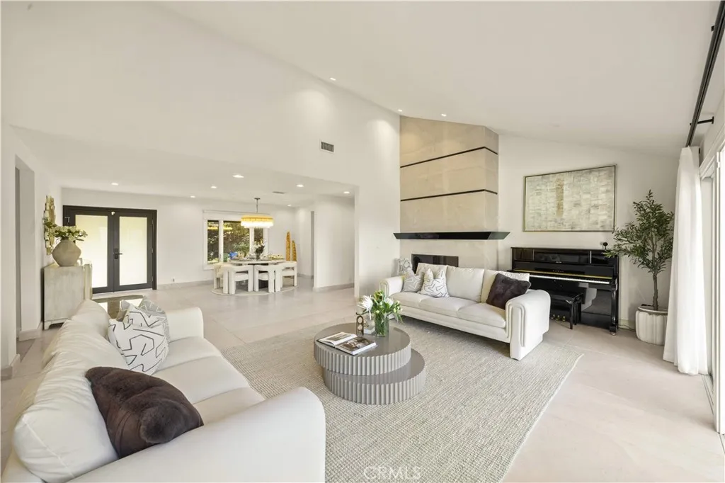 Additional image 46 of 16935 Esquira Pl, Encino, CA 91436