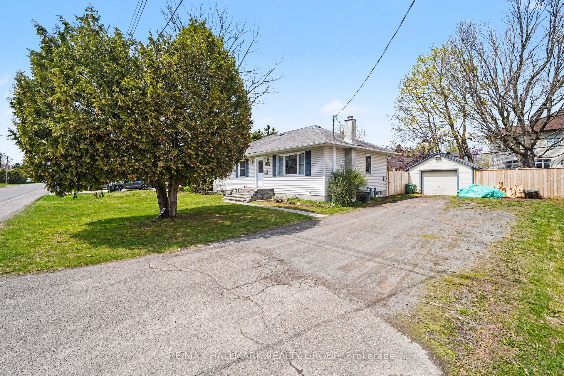 Additional image 3 of 1515 Kingsdale Avenue N, Ottawa, ON, K1T 1H1