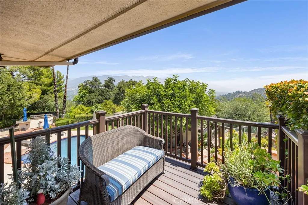 Additional image 70 of 3854 Hampstead Rd, La Canada Flintridge, CA 91011