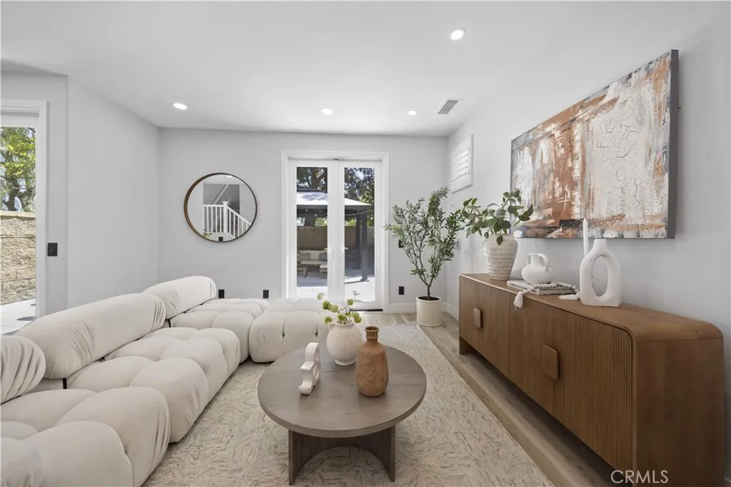 Additional image 8 of 328 Flyers Ln, Tustin, CA 92782