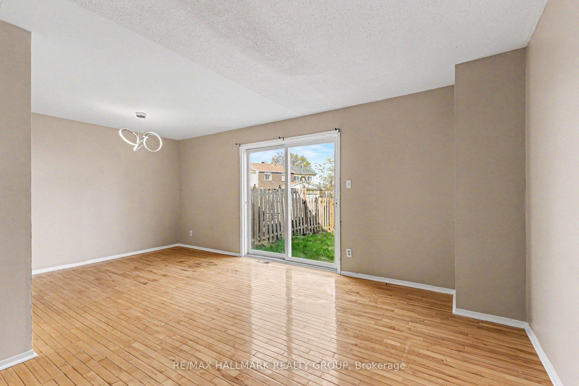 Additional image 4 of 16 Sunridge Lane, Ottawa, ON, K2J 2N8
