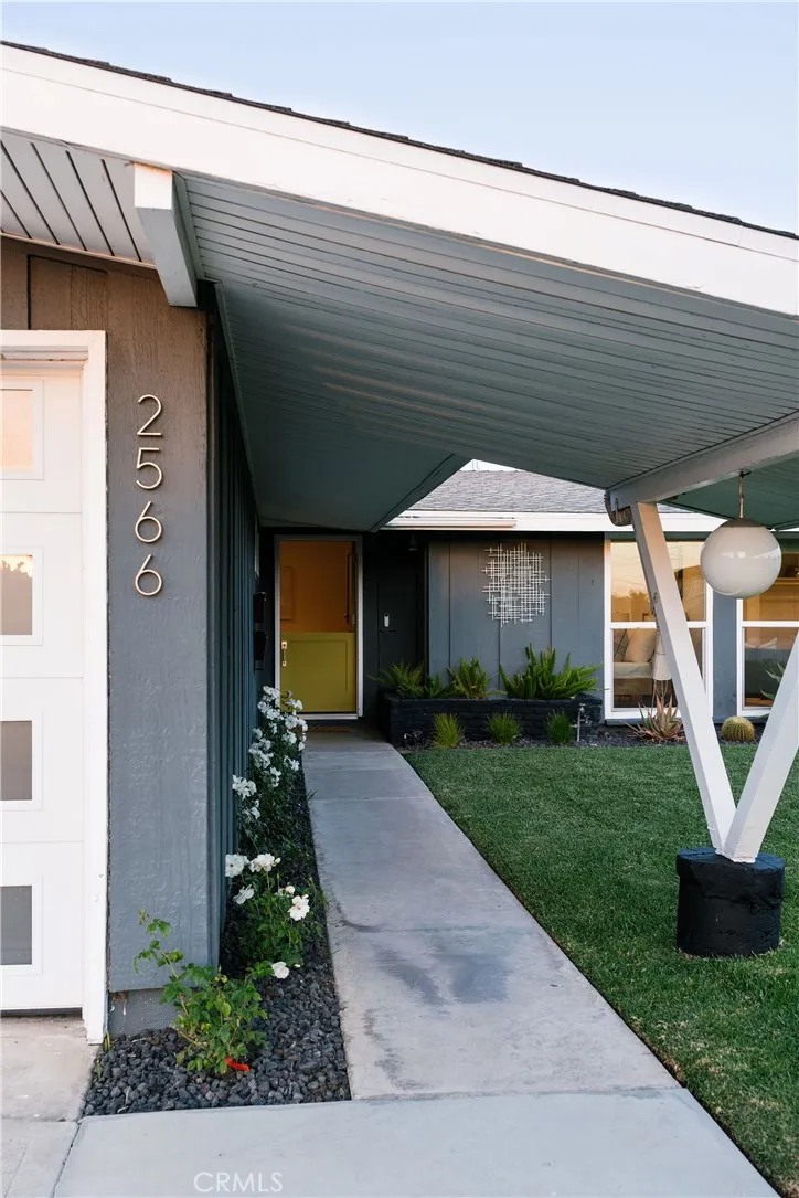 Additional image 113 of 2566 Oxford Ln, Costa Mesa, CA 92626
