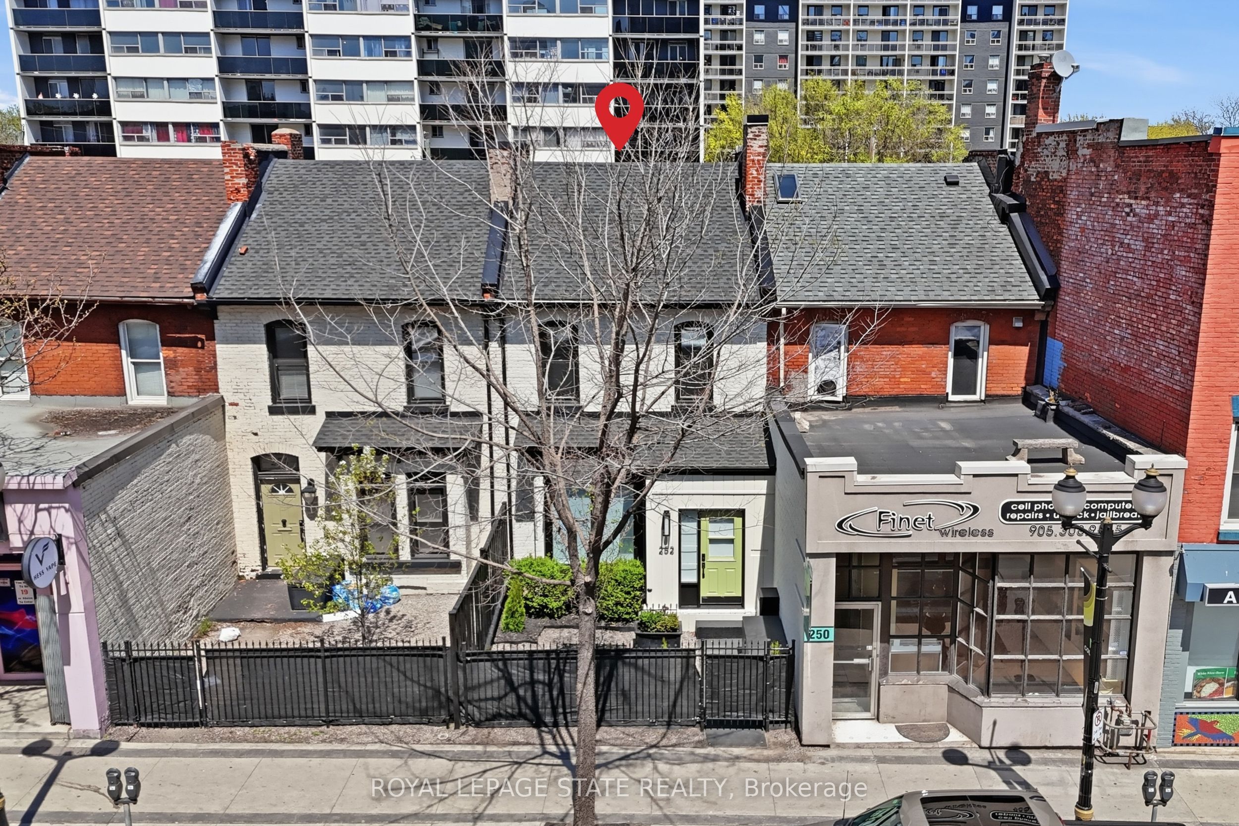 Additional image 4 of 252 King Street W, Hamilton, ON, L8P 1A9