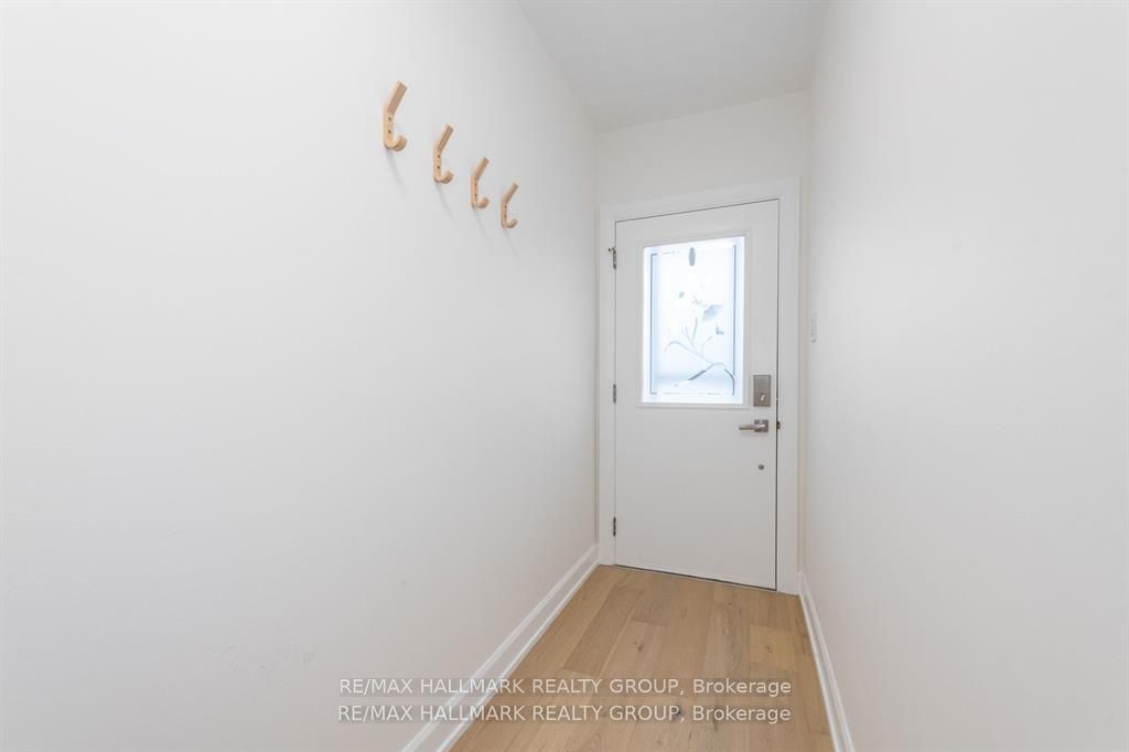 Additional image 2 of 324 Montfort Street, Ottawa, ON, K1L 5N4