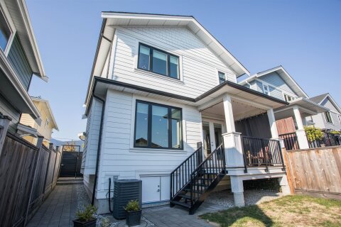 Additional image 9 of 341 13th Street E, North Vancouver, BC, V7L 2L8