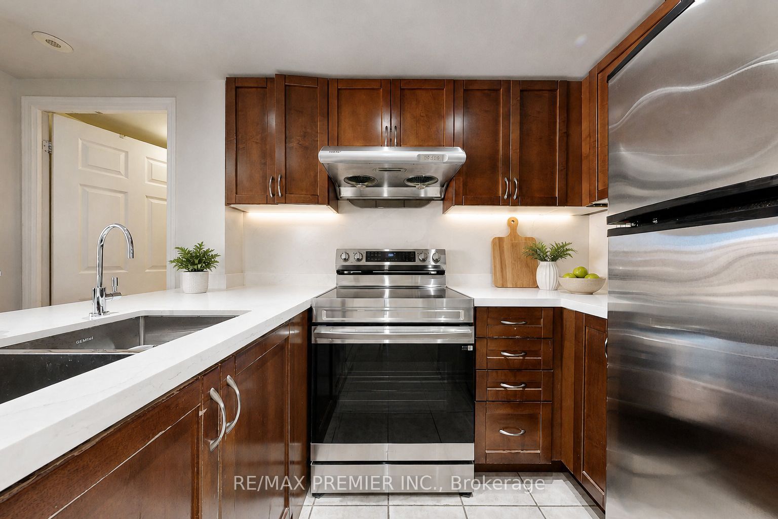 Additional image 2 of 2046-3033 Finch Avenue, Toronto, ON, M9M 0A3